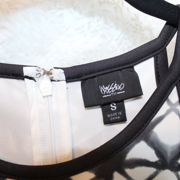 Mossimo Geometric Fit and Flare Halter Dress - Picture 3 of 9